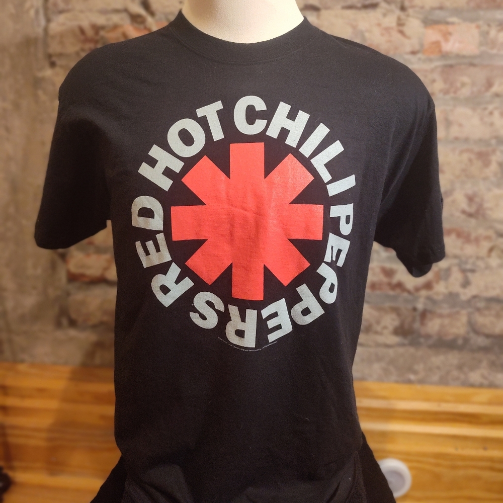 Vintage Authentic 2006 Red Hot Chilli Peppers T-shirt size large